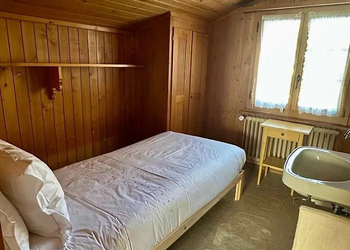 Swiss Peaks Haven With Unparalleled Views 別荘 グスタード